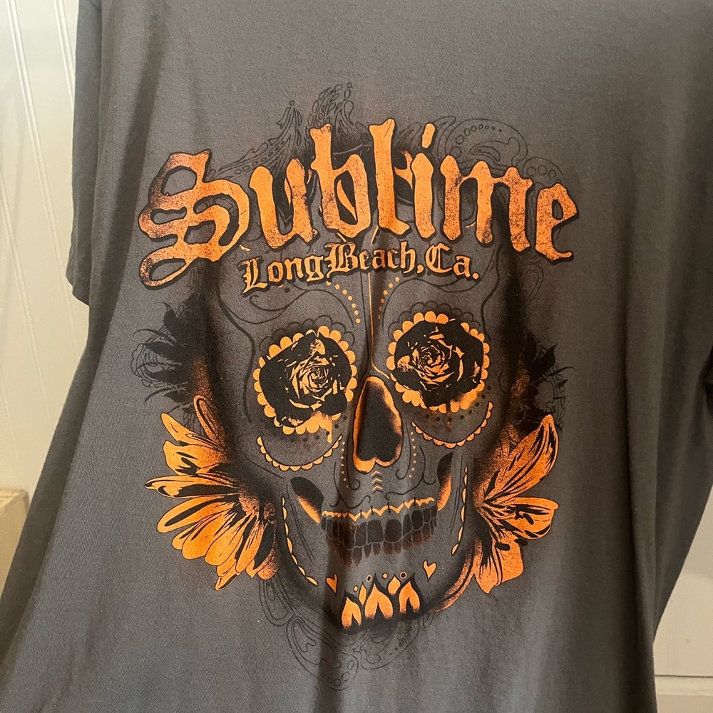 Gray and Orange Sublime Graphic T-Shirt